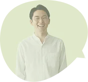 爽やかに笑う男性